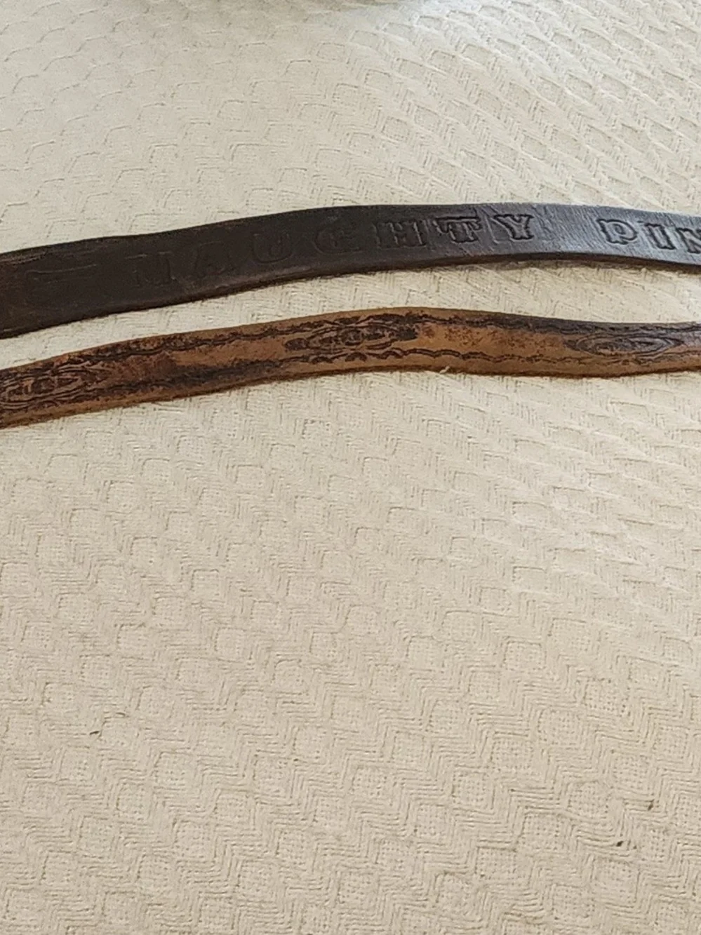 Brown Leather Men's Belt with Decorative Buckle